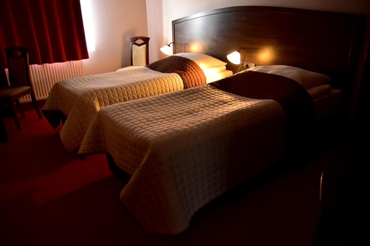 Hotel Nekla Luaran gambar
