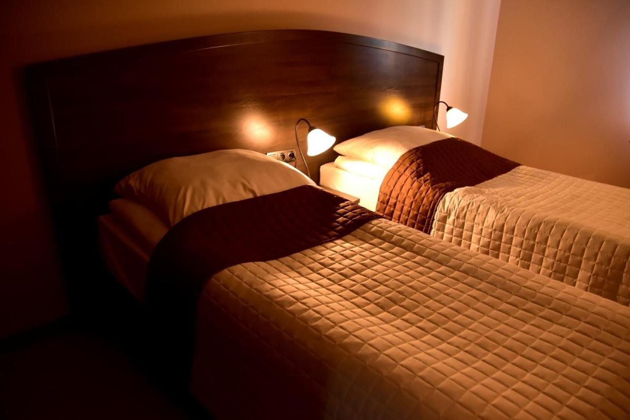 Hotel Nekla Luaran gambar