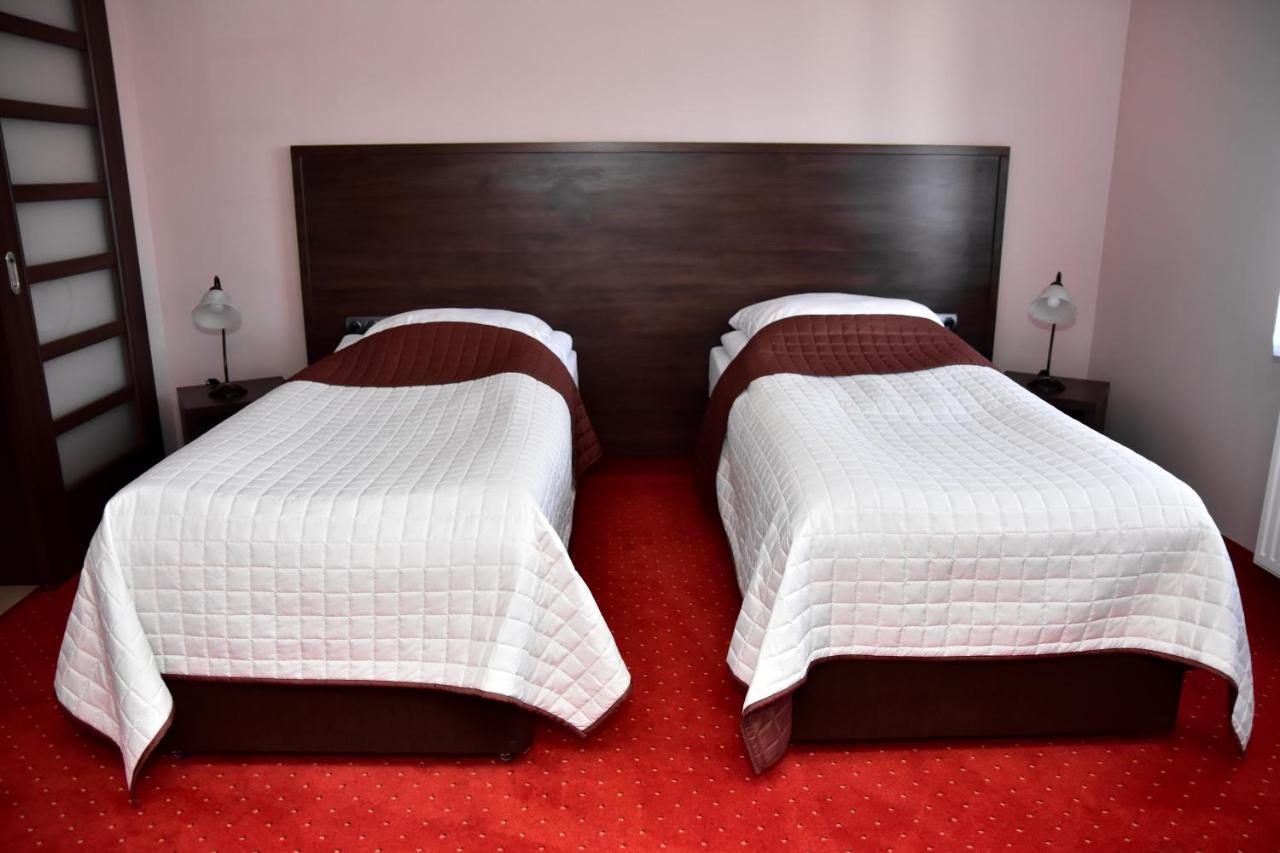 Hotel Nekla Luaran gambar